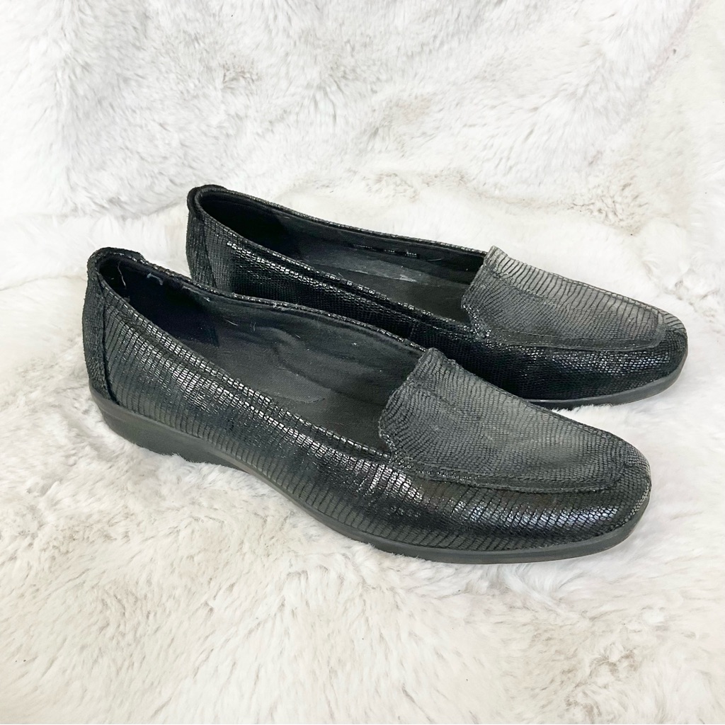 New Clarks Women's Black Leather Square Toe Slip On Flats Size 8.5 M